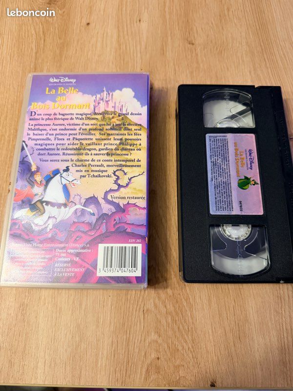 Cassette VHS Disney La Belle au Bois Dormant – Très bon état (image 2)