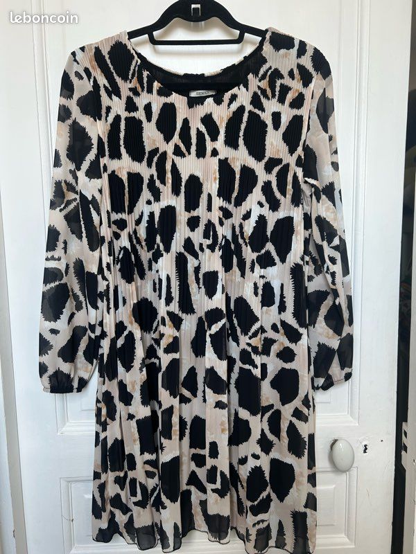 Robe ou tunique plissée SÉNÉS - imprimé animal noir, beuge camel, crème - TU jusqu’au 46 - neuve (image 1)