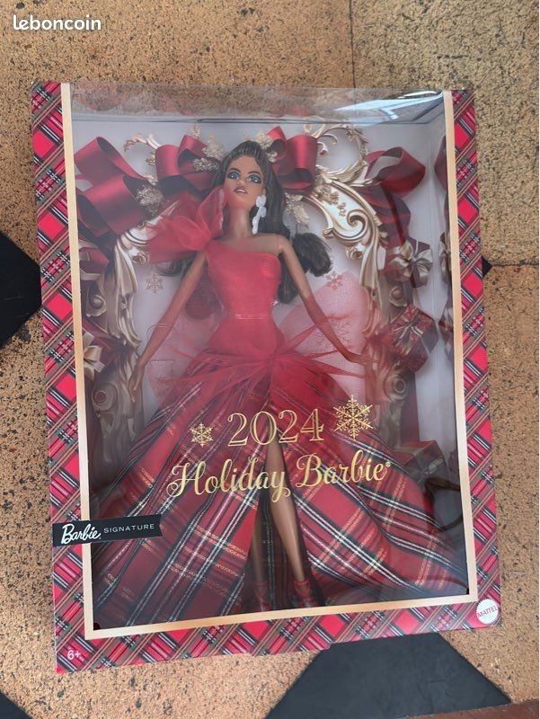 NEUF Poupée Barbie signature brune métisse Noël 2024 rouge coffret robe carreaux noeud (image 3)