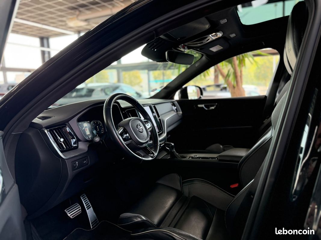 Volvo XC60 T4 190 CV BVA PACK R-DESIGN TOIT OUVRANT GPS (LAURENT AUTO) (image 12)