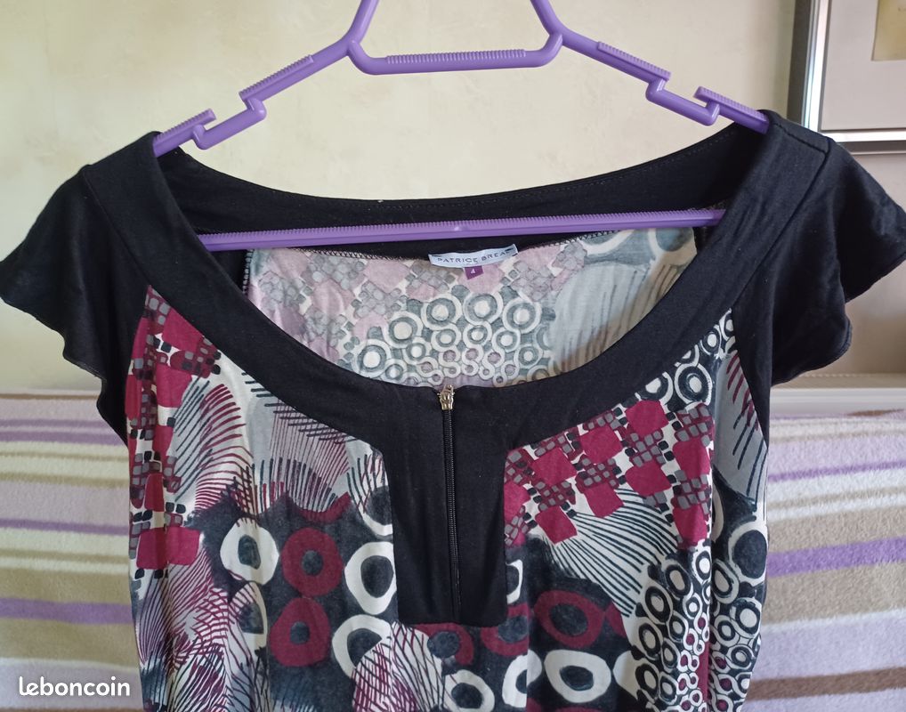 Tee-shirt, Haut FEMME " Patrice BREAL " - T. L - Neuf (image 2)