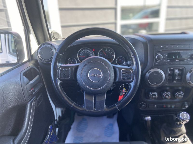 Jeep WRANGLER UNLIMITED 2.8 CRD 200CH FAP MOUNTAIN (image 22)