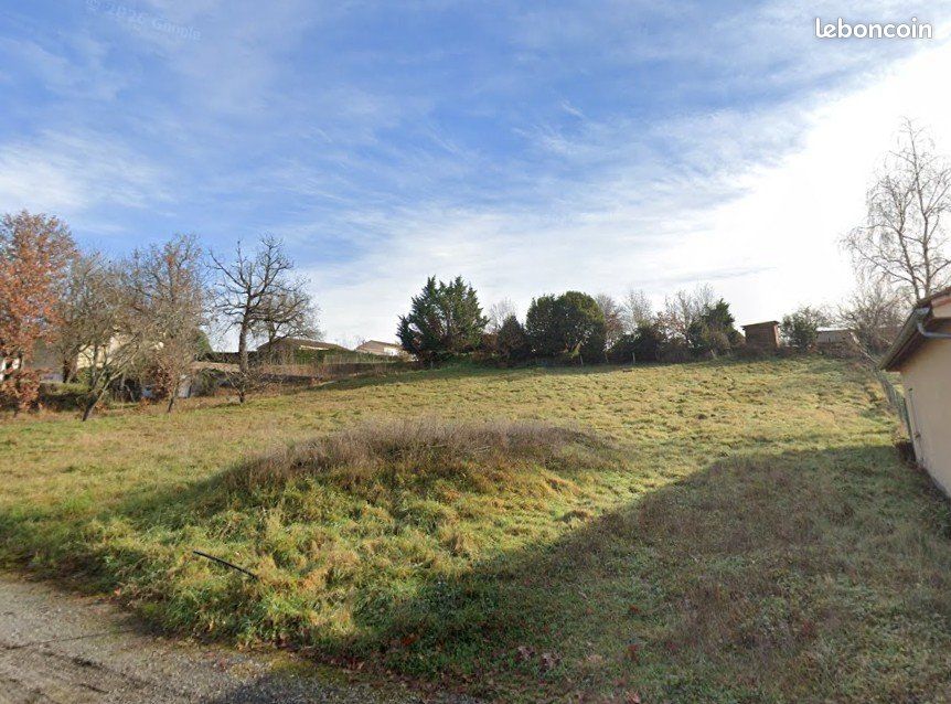 Terrain de 533m² proche centre · à Brens · 43 000 €
