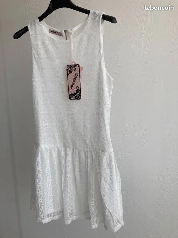 Robe tunique dentelle blanche avec fermeture au dos avec défaut Taille S (image 1)