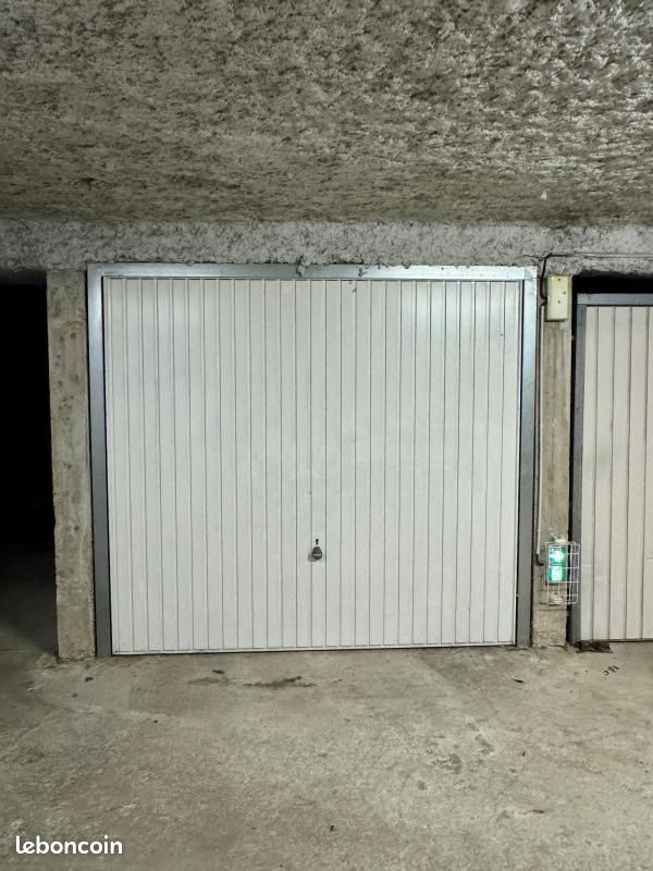 Parking 13 m² · à Épernay · 13 m² · 70 €/mois