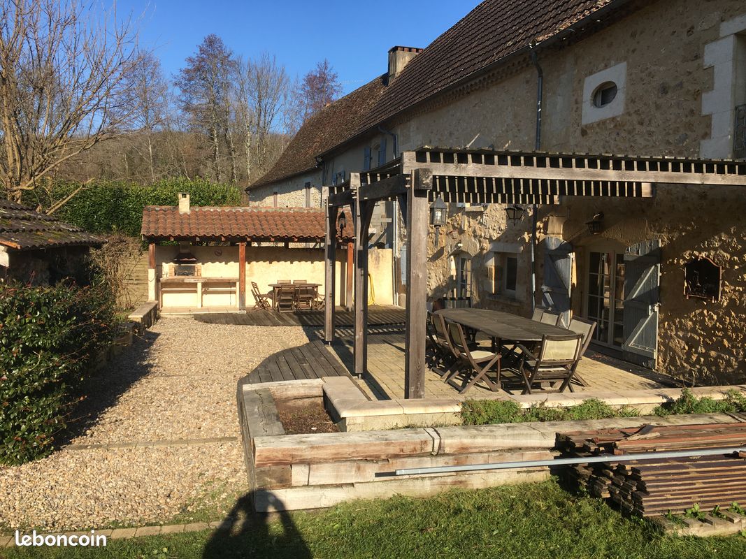 Maison 5 pièces 120 m² · à Douville · 120 m² · 890 €
