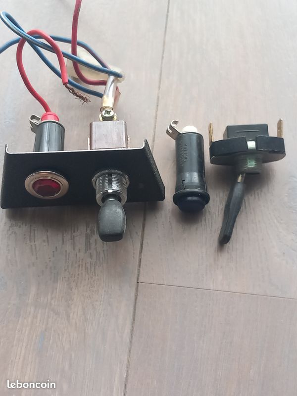 Support 2 interrupteurs + 2 voyants etat neuf pour PEUGEOT 304/404/504-SIMCA 1000/1100/1301/1501 ETC.... (image 1)
