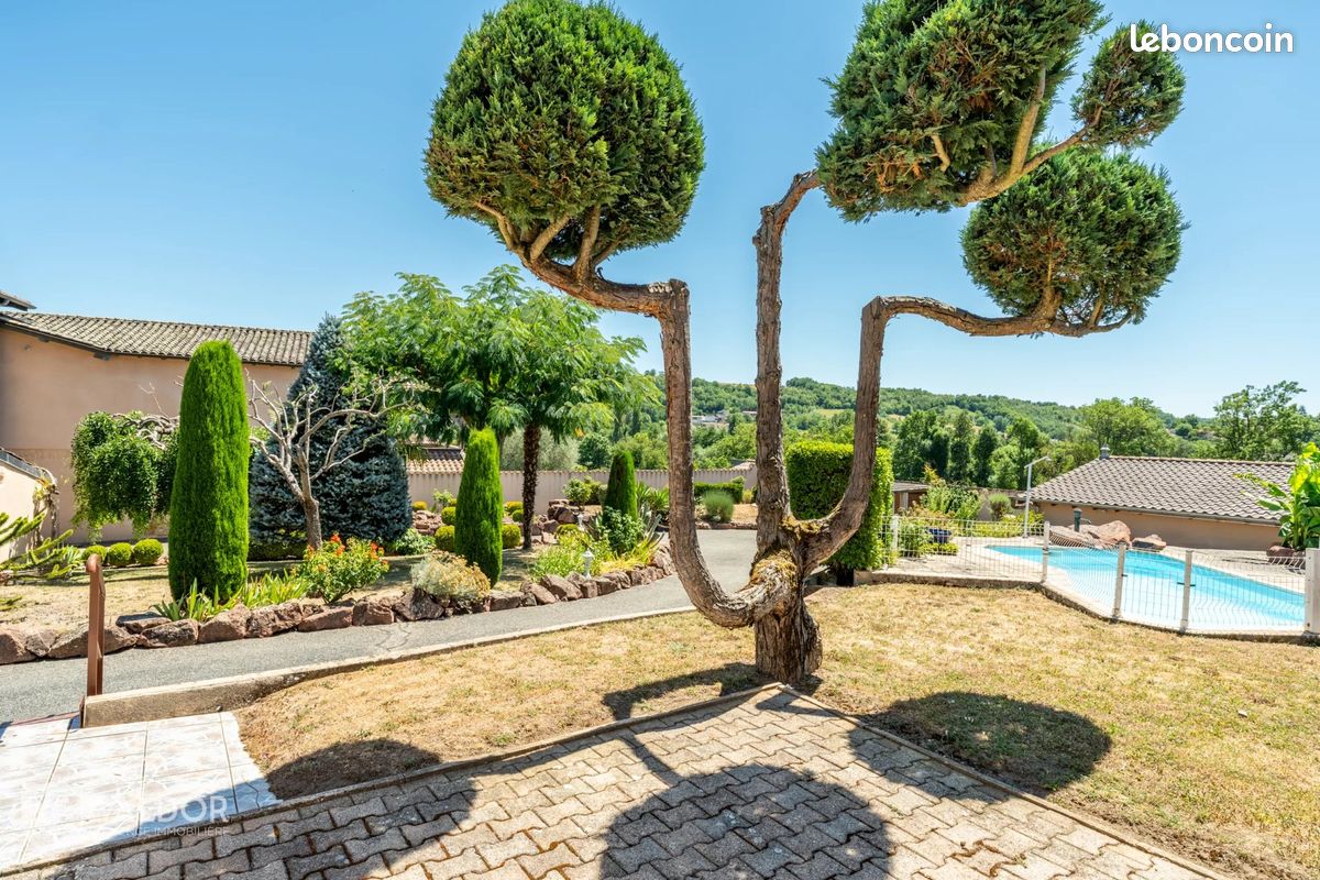 Maison 7 pièces 172 m² · à Porte des Pierres Dorées · 172 m² · 625 000 €