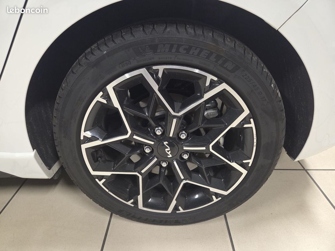 Kia CEED 1.5 T-GDI 140CH GT-LINE DCT7 MY25 (image 8)
