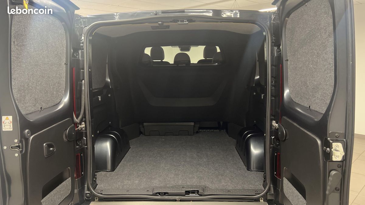 Renault trafic ca l1h1 3000 kg blue dci 170 edc grand confort (image 19)