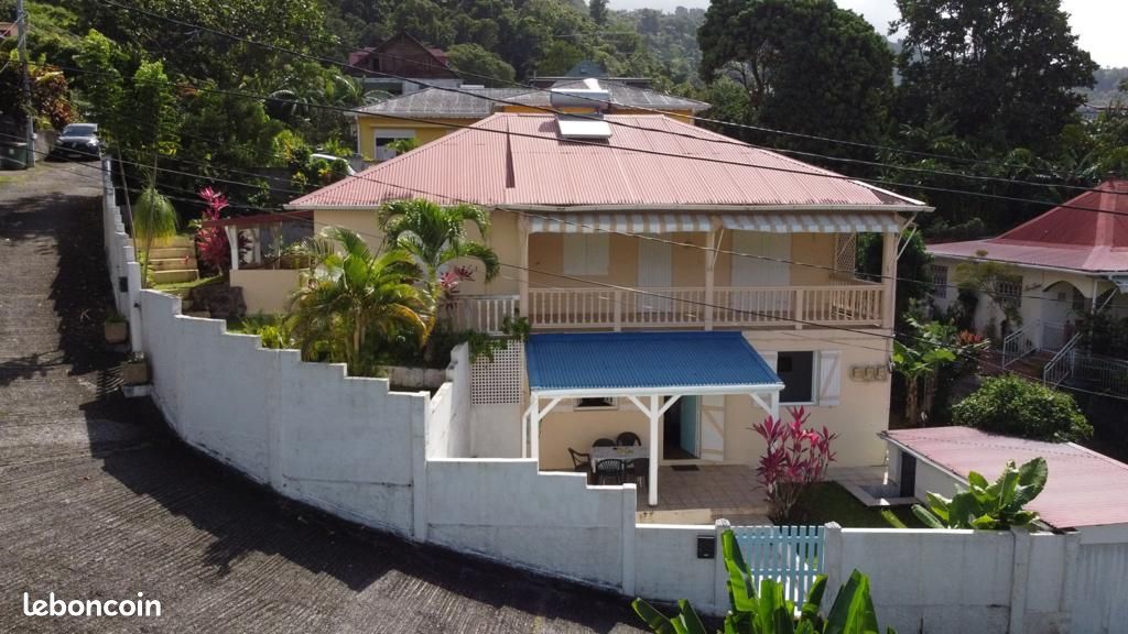Maison 3 pièces 65 m² · à Gourbeyre · 65 m² · 850 €/mois