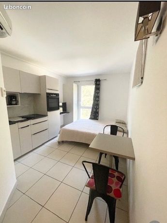 Studio 1 pièce 17 m²