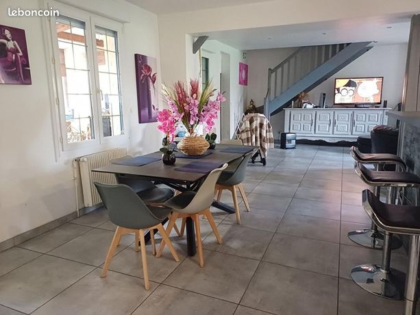 Maison 12 pièces 301 m²