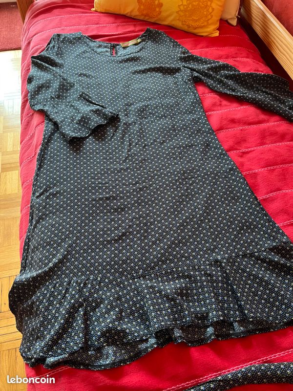 Robe (image 2)