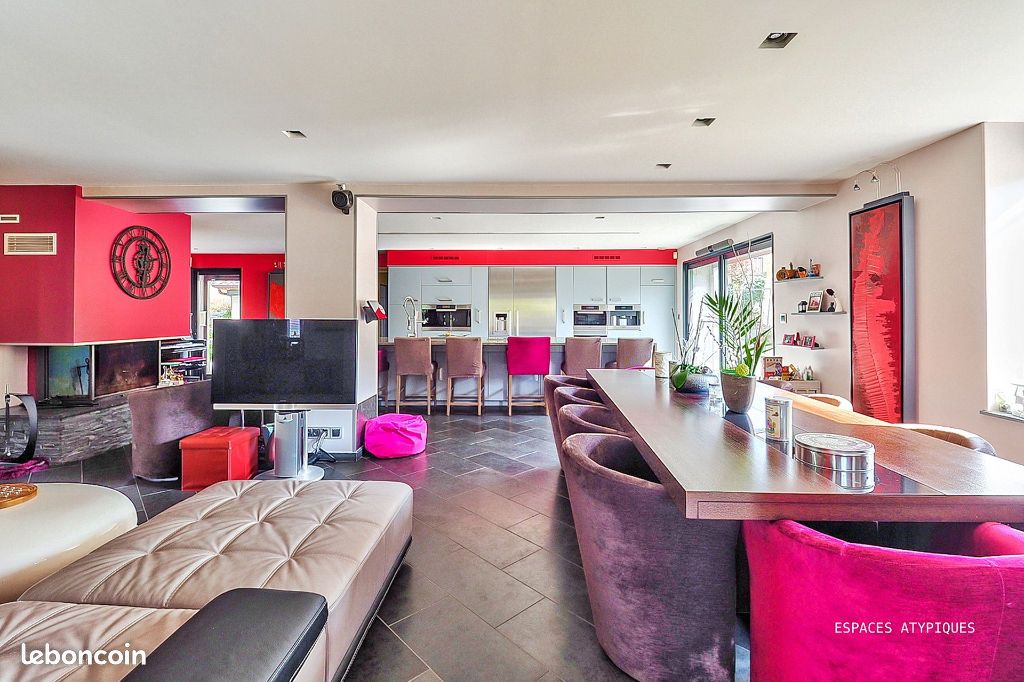Maison 9 pièces 430 m² · à Corbelin · 430 m² · 580 000 €