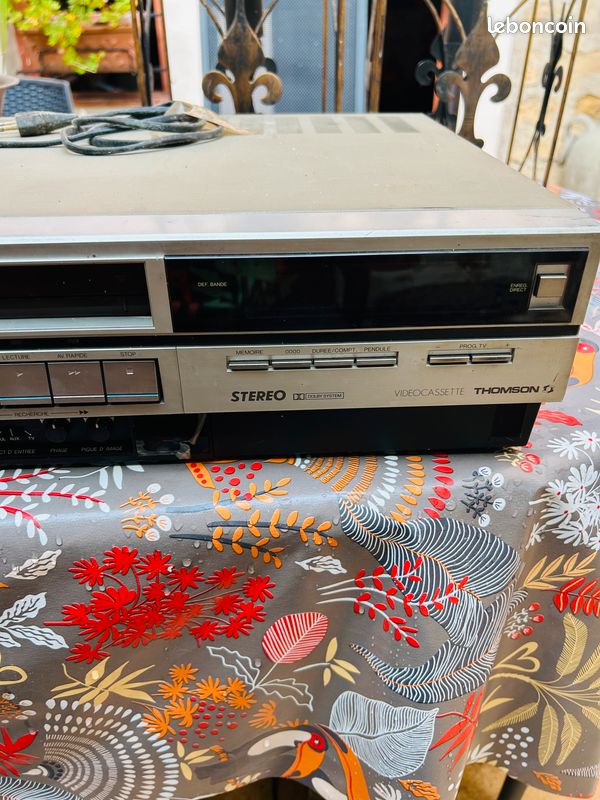 Troc Echange Combiné lecteur DVD/magnétoscope Thomson DTH 6100E sur