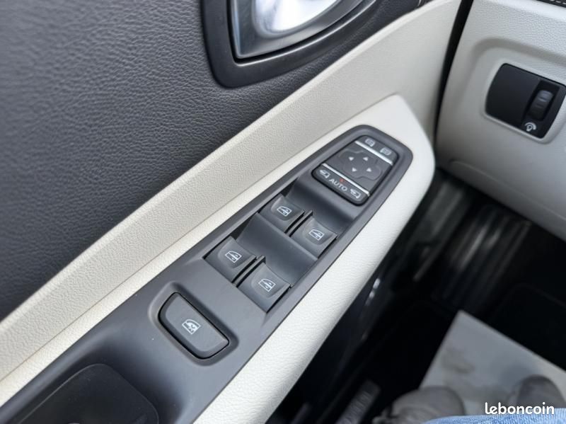 Renault Captur 1.3 TCe 150ch FAP Initiale Paris EDC (image 12)