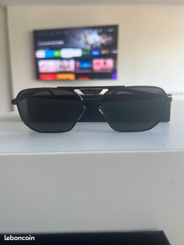 Lunettes de soleil prada (image 1)