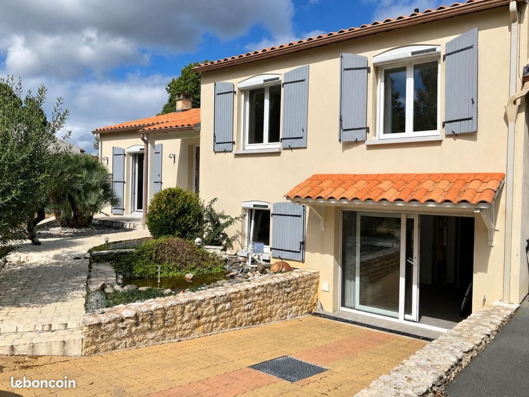 Maison 5 pièces 125 m² · à Saint-Porchaire · 125 m² · 342 500 €
