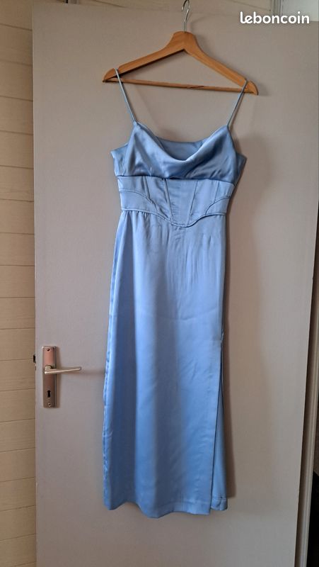 Robe Longue Robe Satin Bleu Zara Robe Longue Zara Satin Bleue TBE