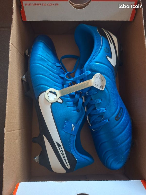 Crampon Nike TIEMPO LEGEND 10 ACADEMY SG-PRO AC (image 1)