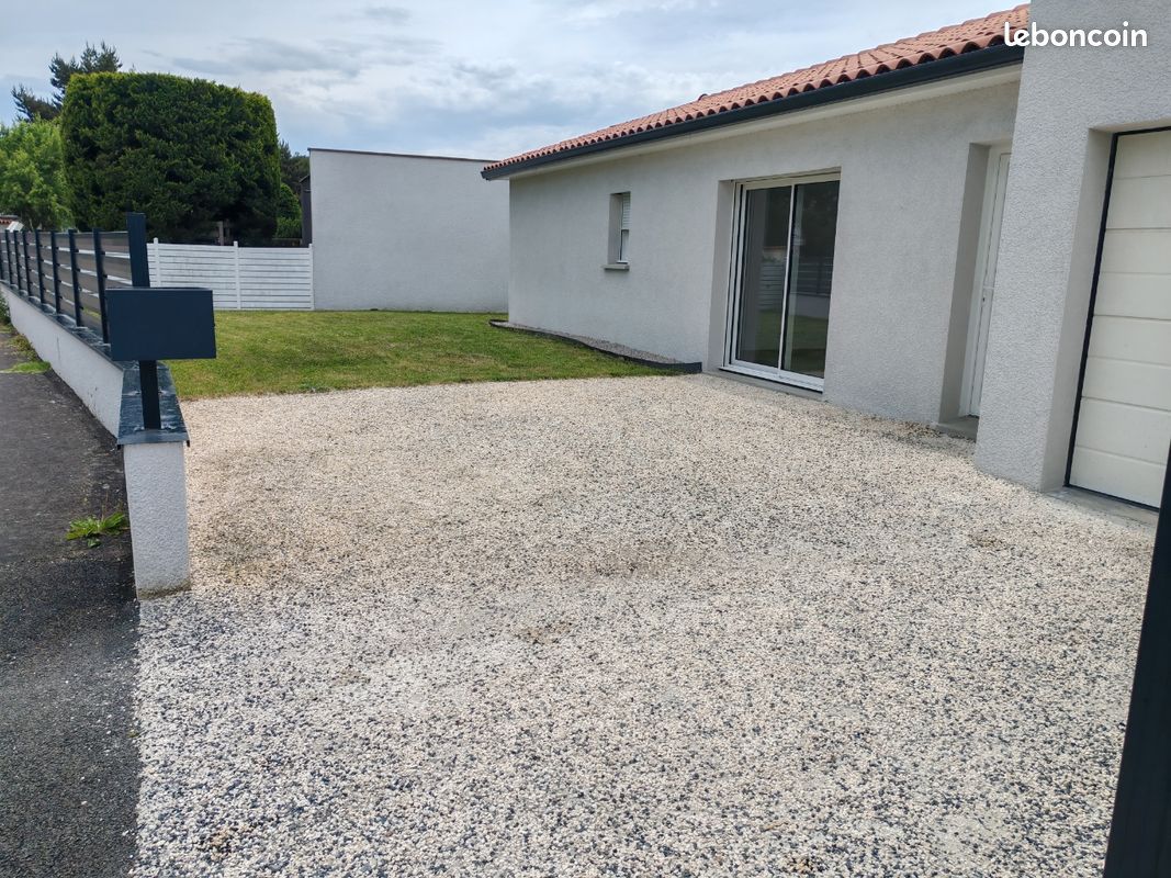 Maison 4 pièces 93 m² · à Bas-en-Basset · 93 m² · 900 €
