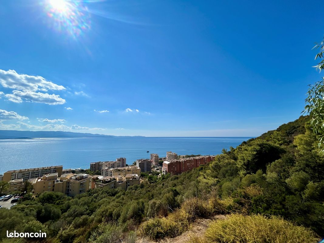 Appartement 4 pièces 96 m² · à Ajaccio · 96 m² · 530 000 €