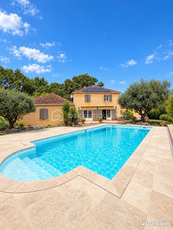Maison 8 pièces 226 m² · à Garlin · 226 m² · 455 000 €