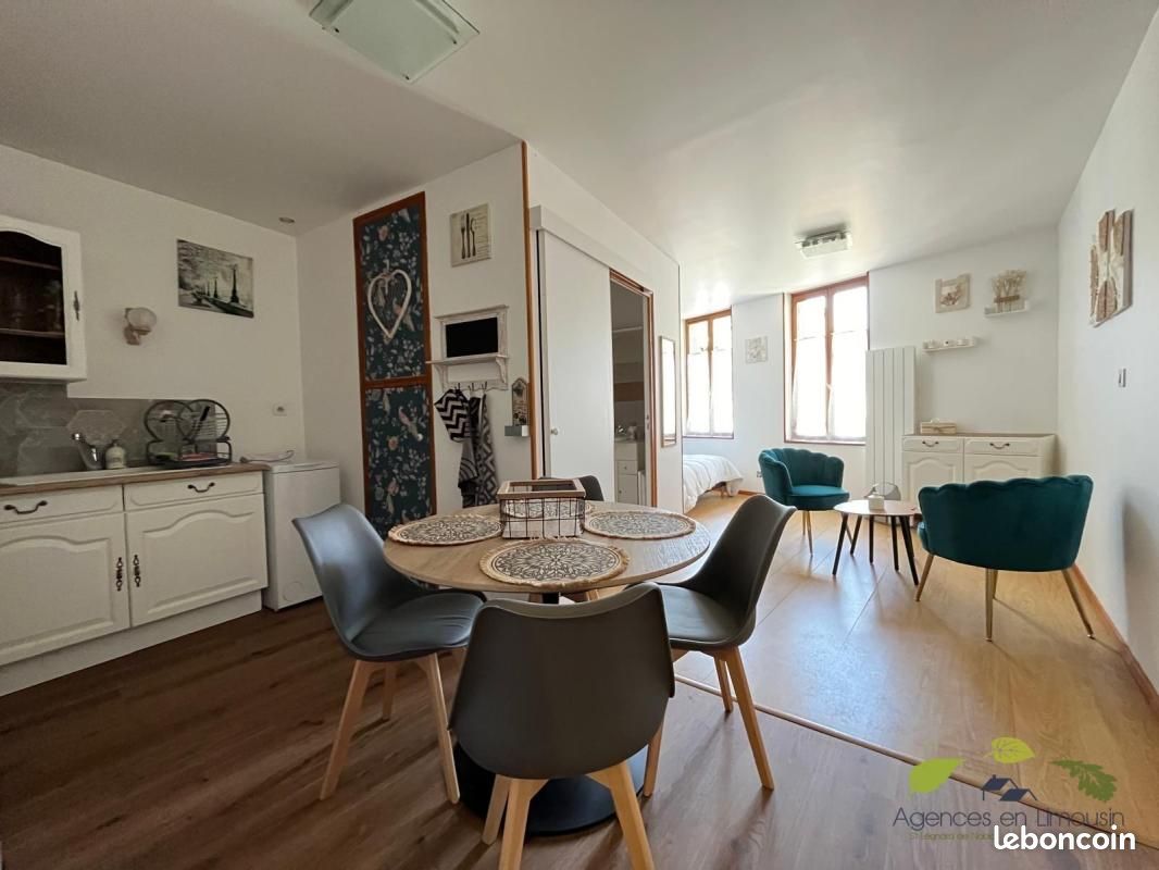 Appartement 1 pièce 28 m² · à Saint-Léonard-de-Noblat · 28 m² · 400 €