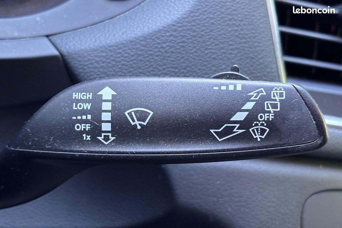 AUDI Q3 2.0 TDI DPF - 140 Ambiente - DISTRIBUTION OK - EMBRAYAGE OK (image 20)