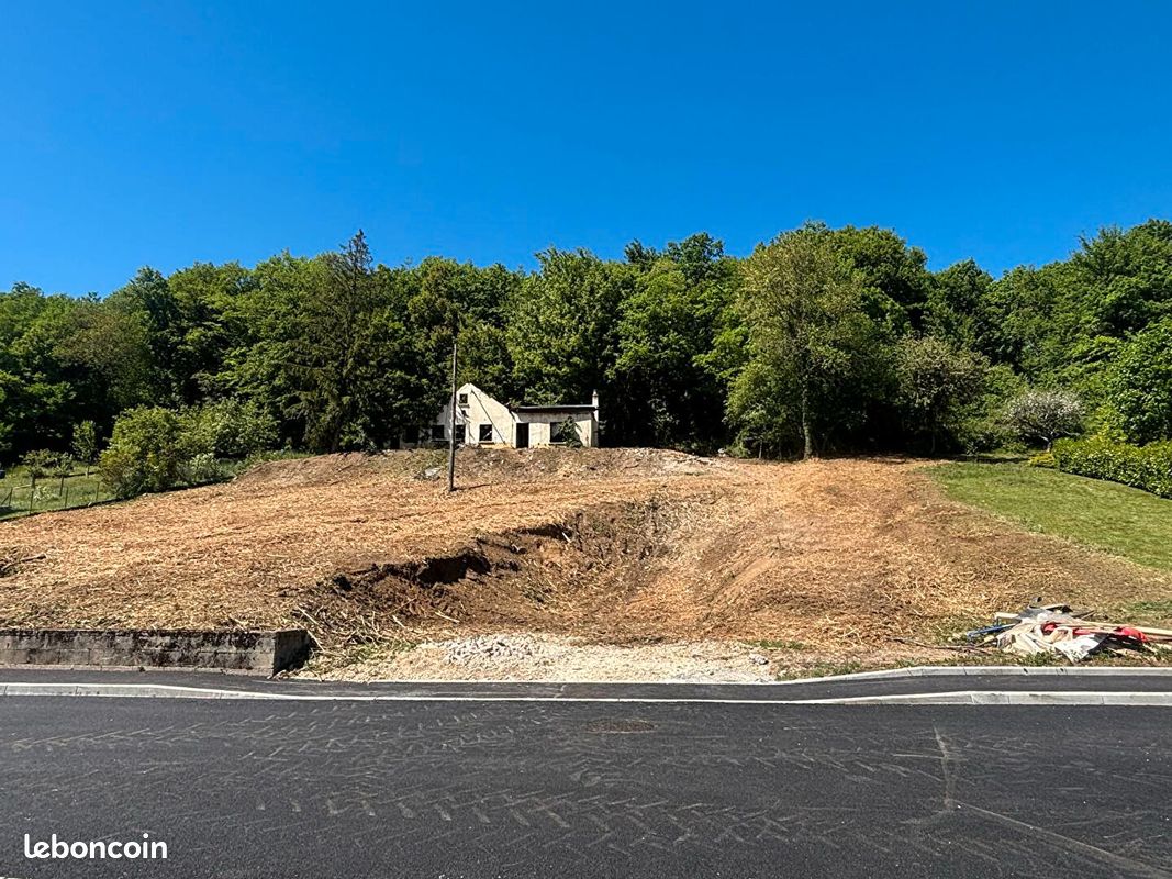 Terrain 1881 m² ROCHE LEZ BEAUPRE · à Roche-lez-Beaupré · 180 000 €