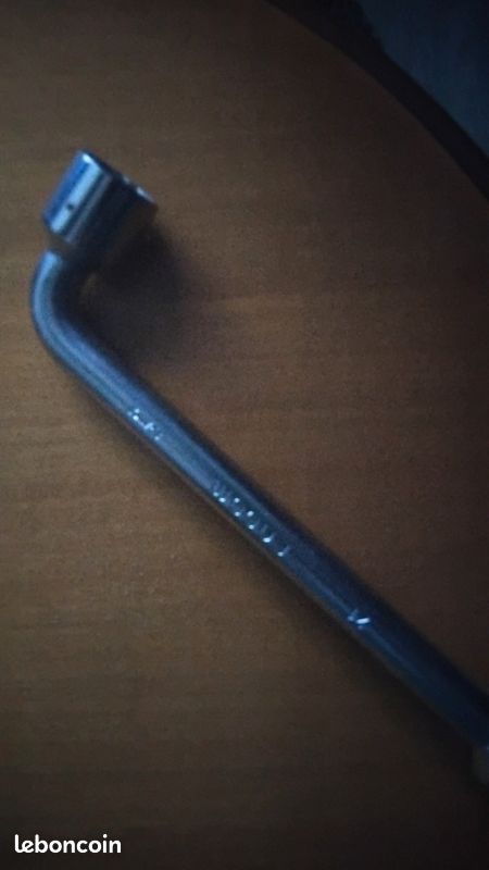 Clé à pipe 21 et 10 et clé dou le 8/10 (image 5)