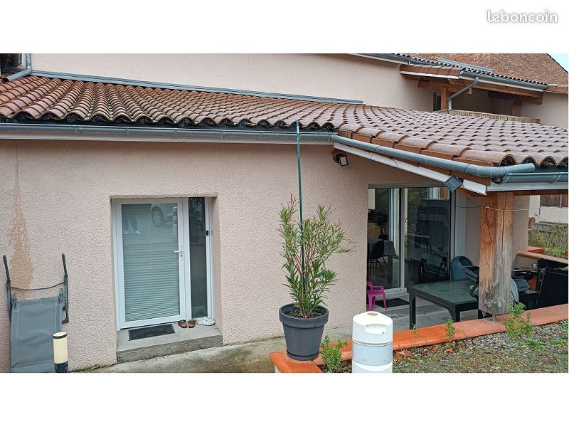 Appartement 3 pièces 77 m² · à Marcilly-le-Châtel · 77 m² · 590 €