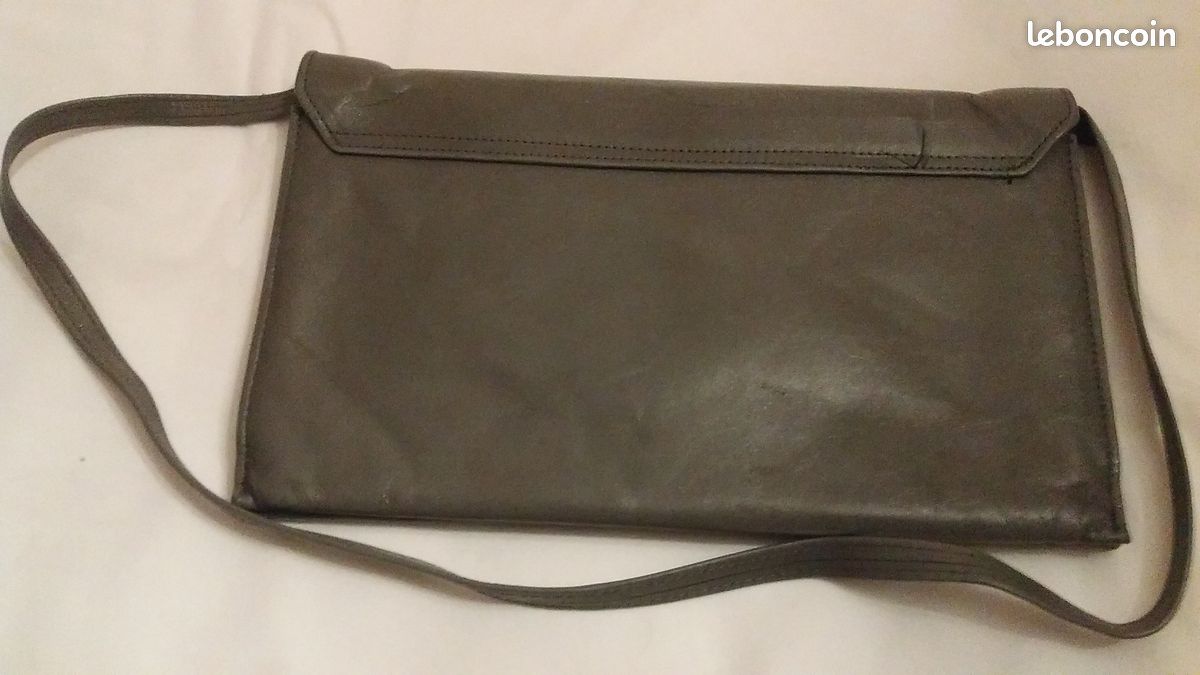 Pochette cuir avec bandoulière (image 2)