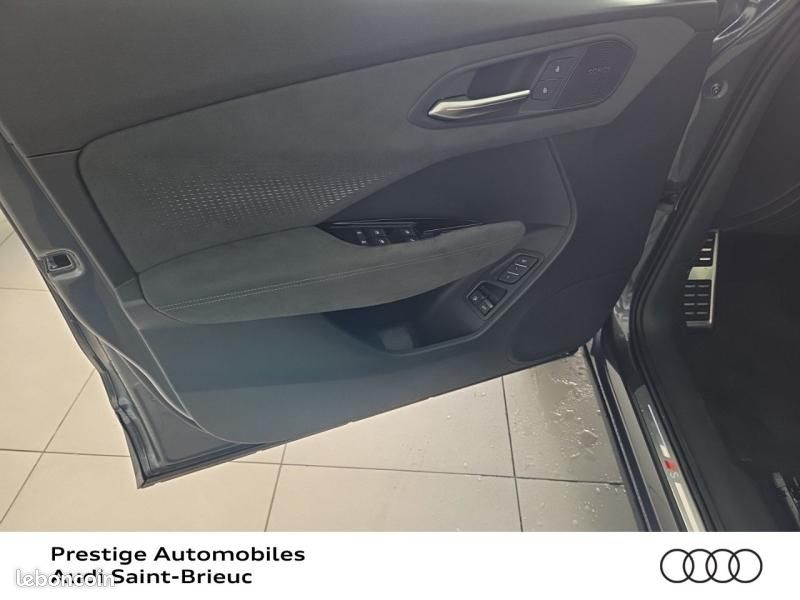Audi Q3 1.5 e-hybrid 272ch S line S tronic 6 (image 11)