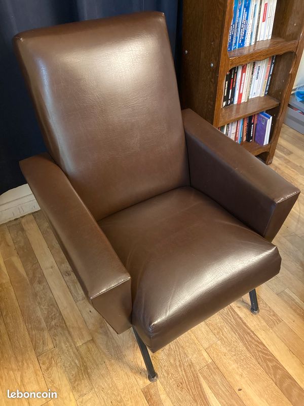 Fauteuil vintage années 60-70 skaï marron - pieds métal, lignes Mid-Century, très bon état (image 2)
