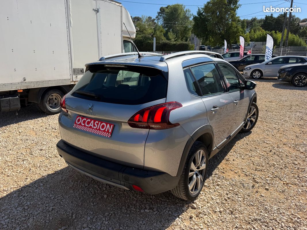 PEUGEOT 2008 BUSINESS 1.2 PureTech 110ch SS BVM5 Allure Business (image 13)