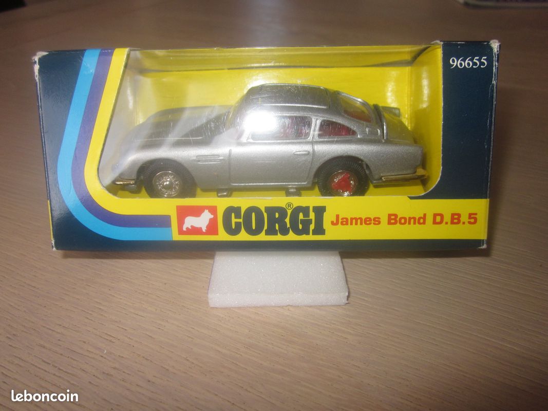 Aston Martin DB5 Corgi James Bond 007 - Échelle 1/43, Voiture De Collection