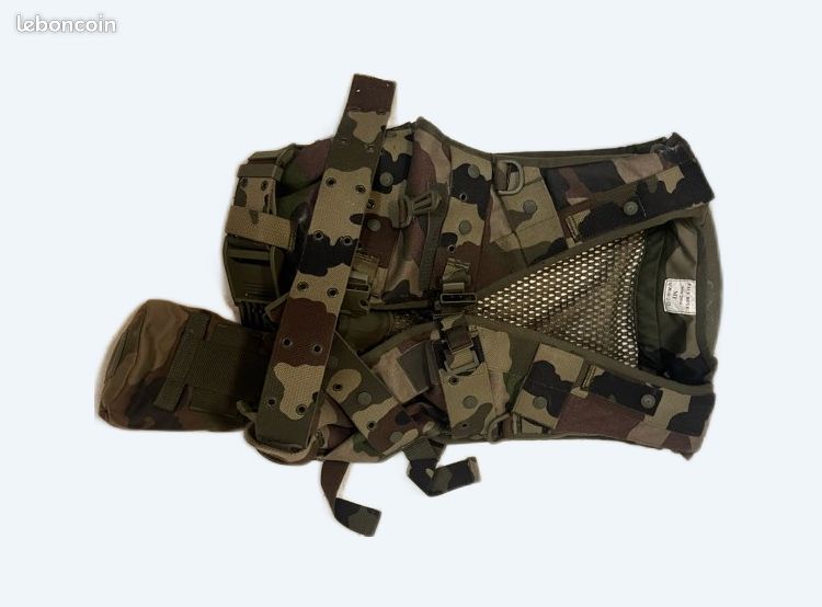 Vends gilet tactique militaire état neuf (image 1)