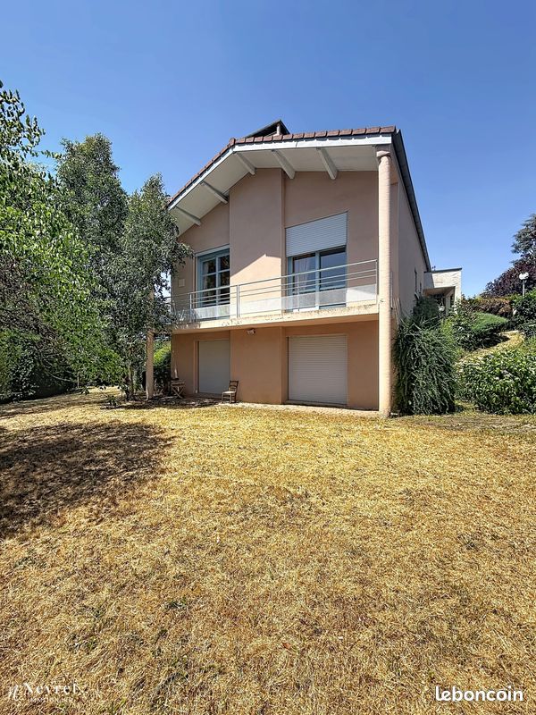 Maison 6 pièces 164 m² · à L'Étrat · 164 m² · 420 000 €