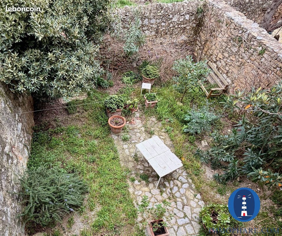 Maison 5 pièces 380 m² · à La Palme · 380 m² · 367 000 €