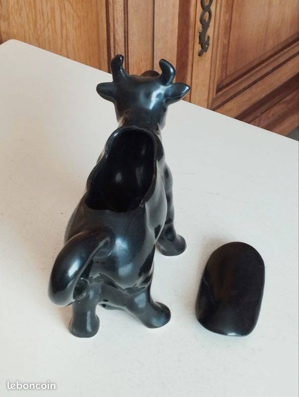 Vache noire en céramique de Staffordshire ? (image 5)
