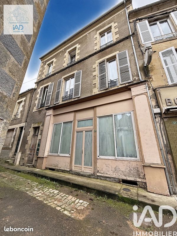 Immeuble 165 m² · à Saint-Saulge · 165 m² · 67 500 €