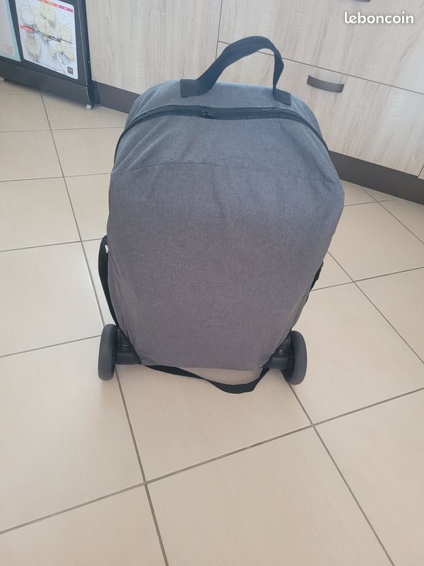 Poussette compacte (image 1)