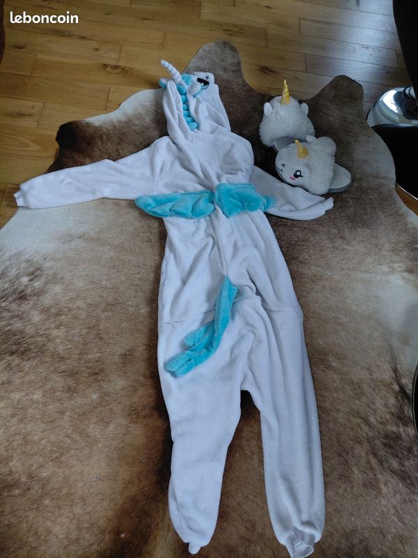 Combinaison licorne et ses pantoufles (image 4)