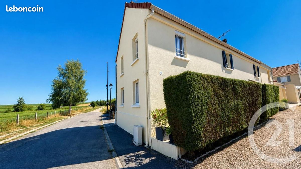 Maison 4 pièces 73 m² · à Saint-Mesmes · 73 m² · 242 000 €