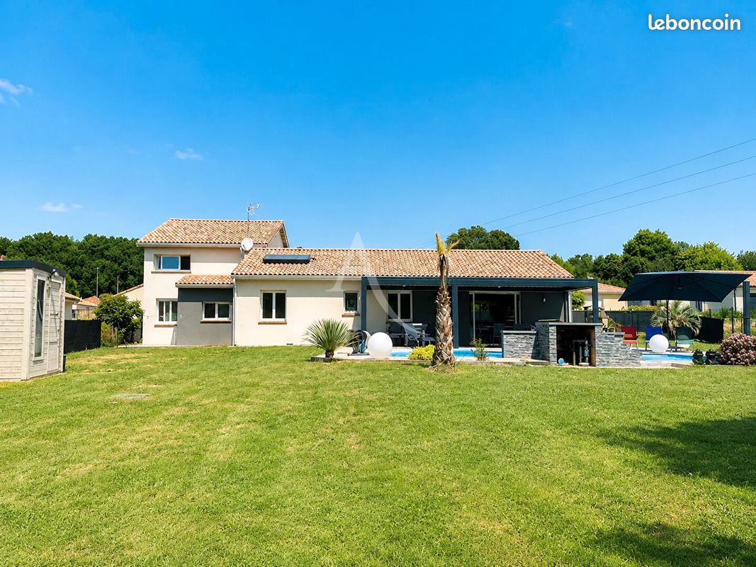 Propriété 7 pièces 175 m² (image 1)