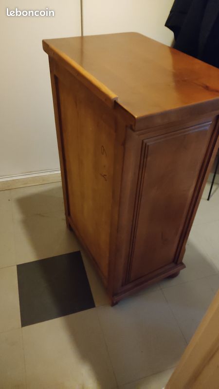Meuble de rangement avec un tiroir en merisier bon état (image 4)