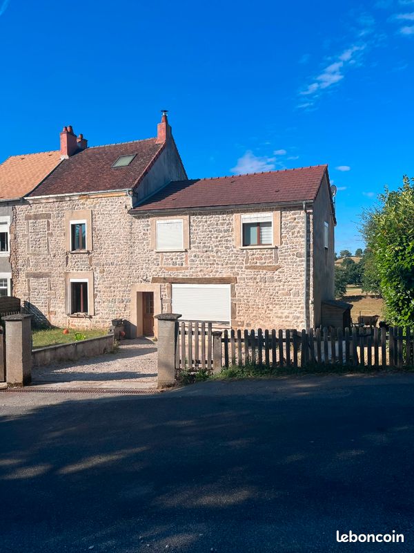 Maison 6 pièces 215 m² · à Essertenne · 215 m² · 205 000 €