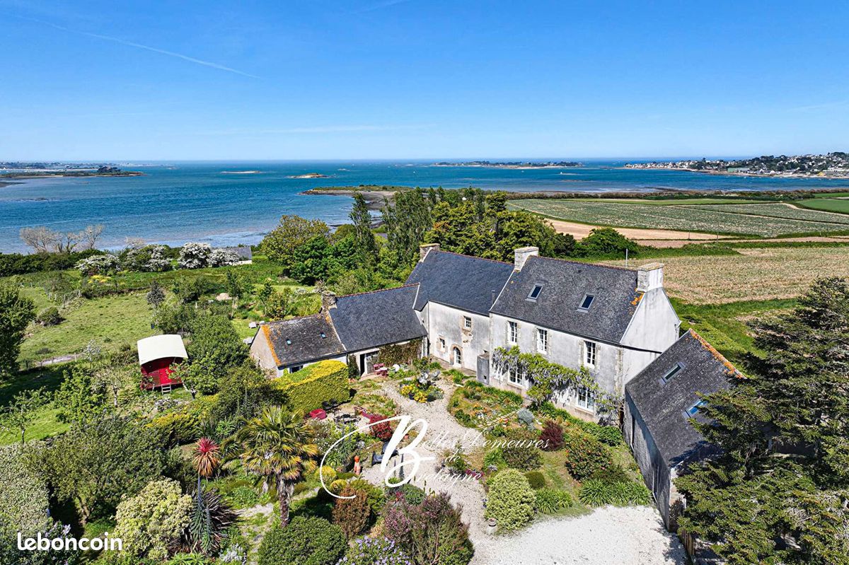 Maison 10 pièces 137 m² · à Carantec · 137 m² · 1 445 600 €